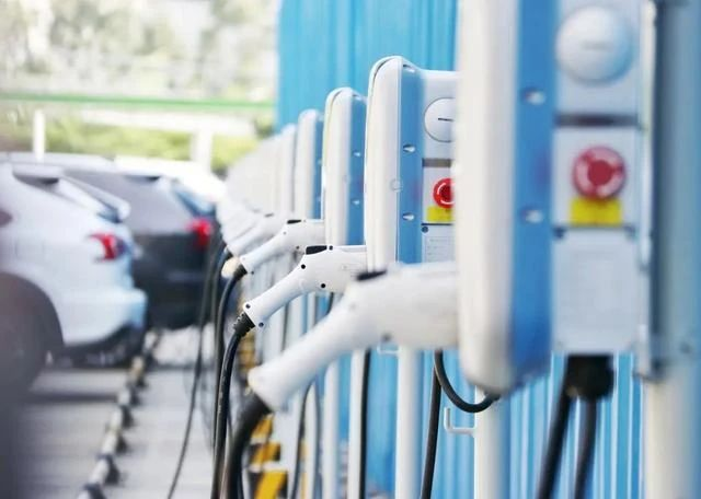 <b>布局充電樁散熱風扇多年，蘑菇视频网址電機助力新能源汽車充電樁建設</b>